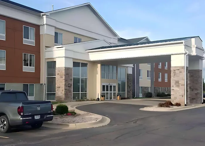 Peach Tree Inn And Suites